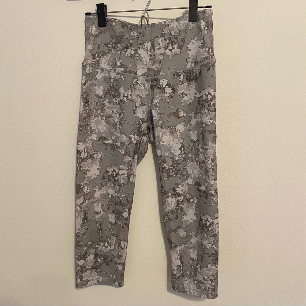 Old Navy Light Gray Snow Camo Athletic Leggings